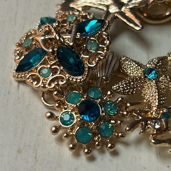 Beautiful bracelet. One size fits most. - Picture 2 of 5